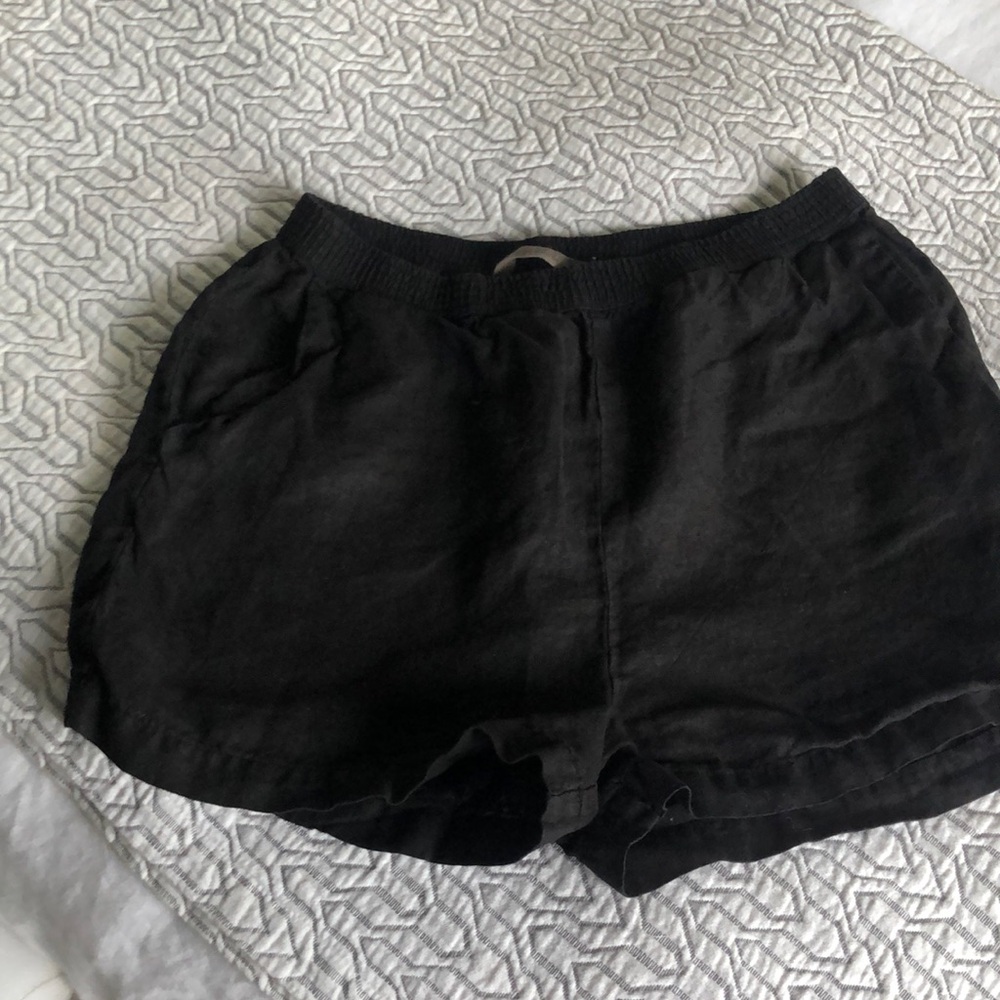 Enza Costa French linen shorts. Pockets. Size 2. These run large IMO